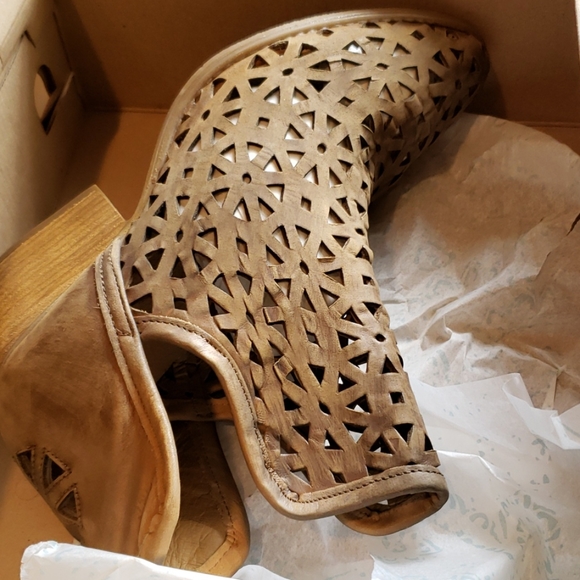 Musse & Cloud Athena Laser Cut Leather Bootie NEW - Picture 9 of 10